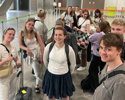 Elever på flyplassen