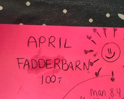 Ark med påminner om innbetaling til fadderordning. 