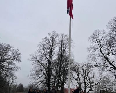 Flagget til topps
